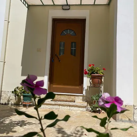 Miranda's & * Sarandë