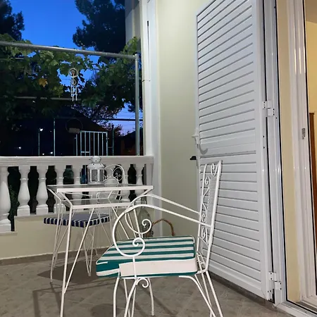 Miranda's & * Saranda