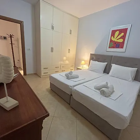 Miranda's & * Sarande